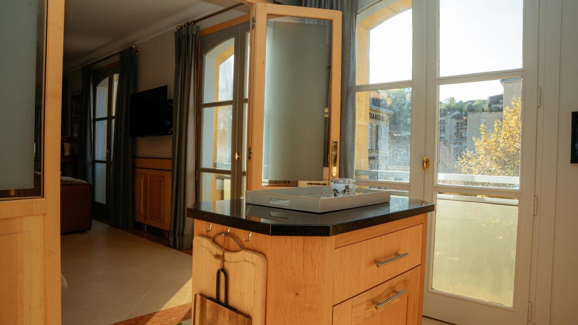 Superbe 132m2, Classe 5 Etoiles, Centre Apartment